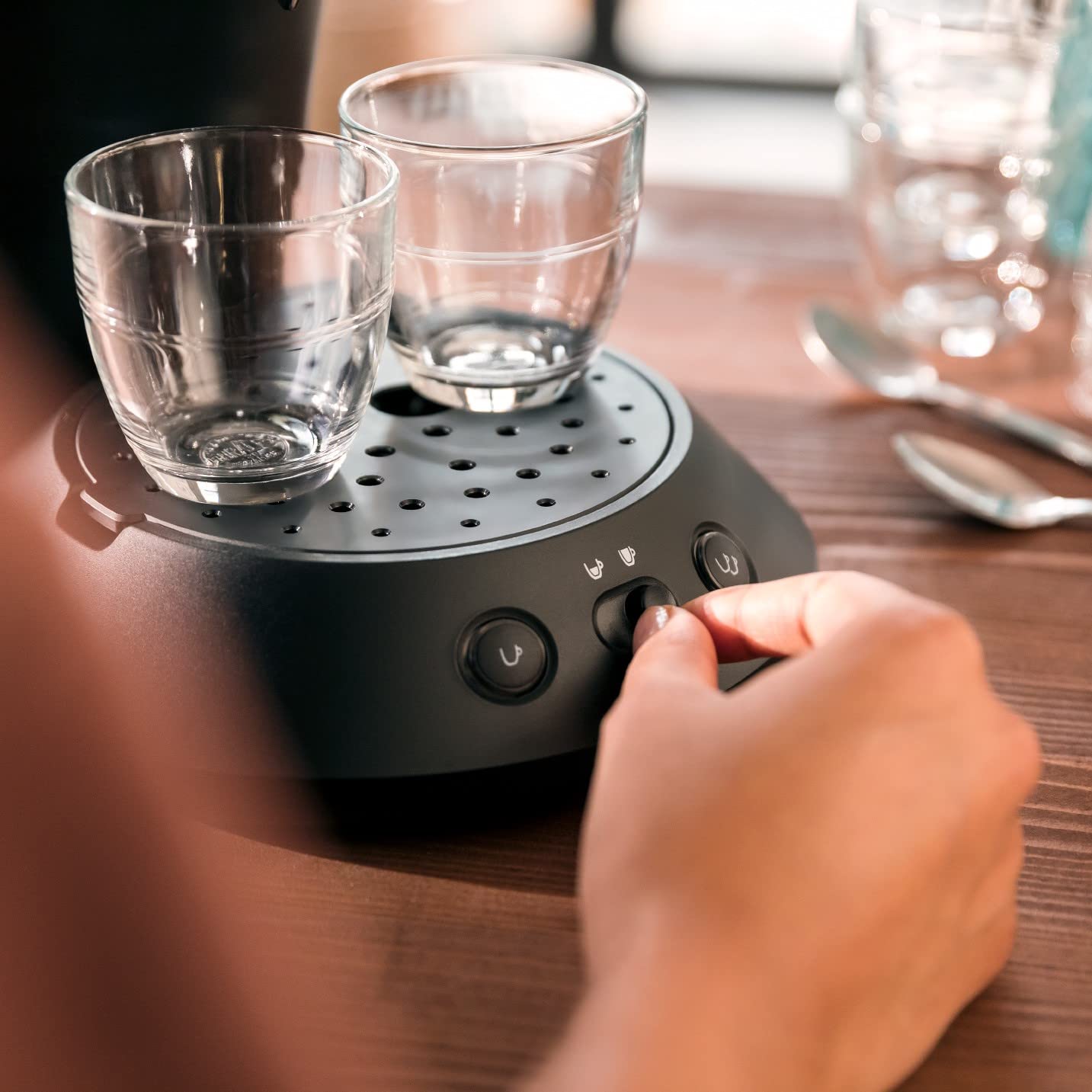 Machine à Café Compacte pour Camping-Car & Glamping – Noir, Booster d'Arômes, Crema Plus (CSA210/22)