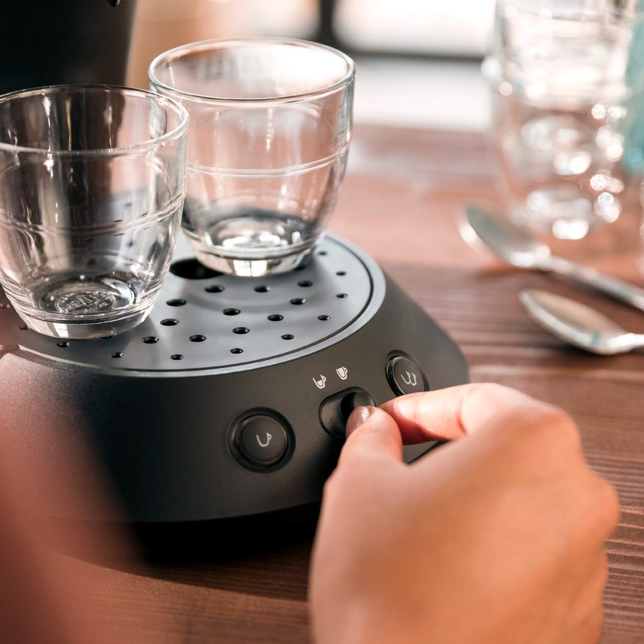 Machine à Café Compacte pour Camping-Car & Glamping – Noir Intense, Booster d'Arômes, Crema Plus (CSA210/61)