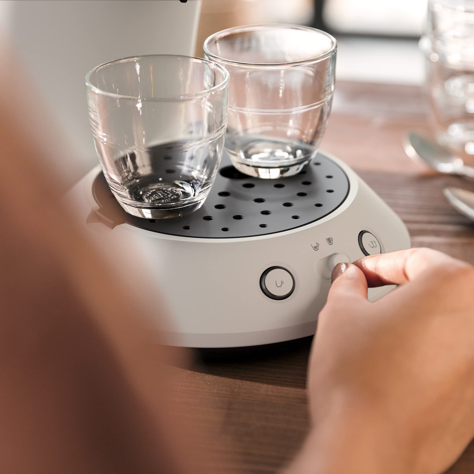 Machine à Café Compacte pour Camping-Car & Glamping – Blanc, Booster d'Arômes, Crema Plus (CSA210/10)